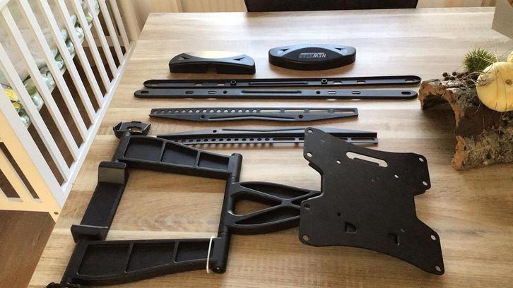 TV Muurbeugel 32-52 inch, Kantelbaar & Draaibaar, Audio, Tv en Foto, Televisiebeugels, Gebruikt, Ophalen of Verzenden