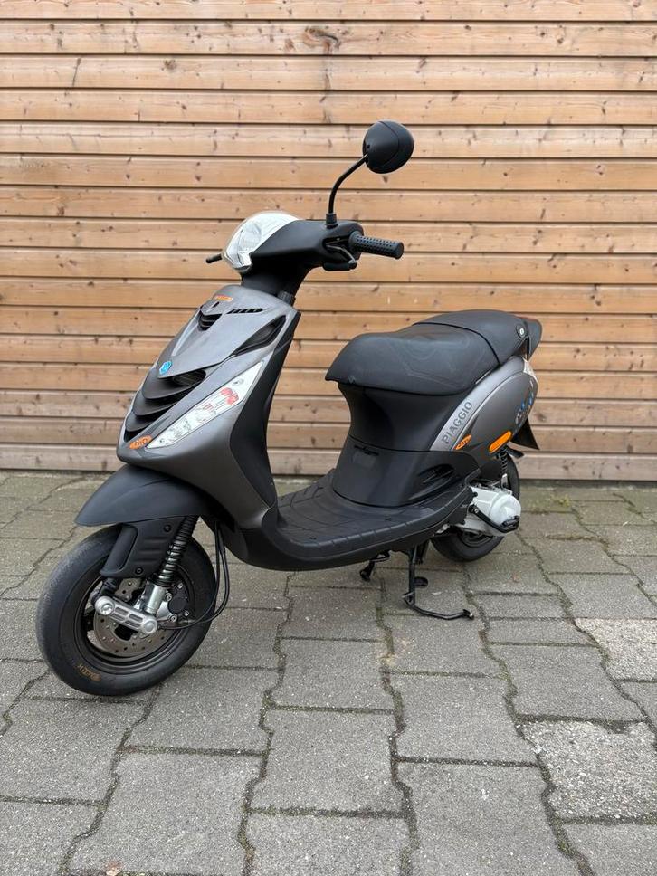 Piaggio Zip SP H2O - Slechts 800km!, Fietsen en Brommers, Scooters | Piaggio, Zo goed als nieuw, Zip, Maximaal 45 km/u, Tweetakt