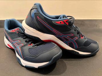 Asics sportschoenen (bijna nieuw) 42 beschikbaar voor biedingen