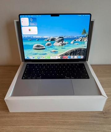 Macbook Pro 2024 14inch - 24GB / 1TB - 100% batt. + oplader beschikbaar voor biedingen
