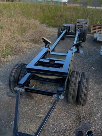Stevige boottrailer te huur (12 ton) beschikbaar voor biedingen