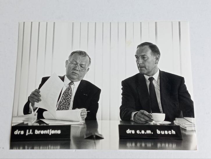 Foto Jaarcijfers VNU 1992 Brentjens Busch, Verzamelen, Foto's en Prenten, Zo goed als nieuw, Foto, Overige onderwerpen, 1980 tot heden