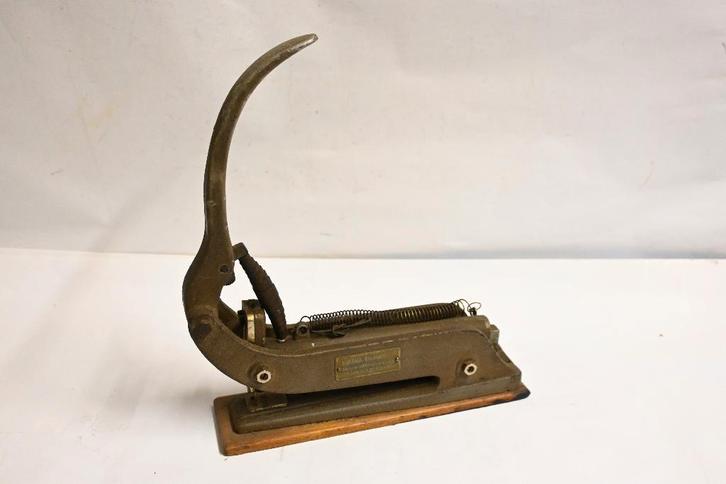 bukama blockhefter 15 grote nietmachine kantoor industrieel, Antiek en Kunst, Antiek | Kantoor en Zakelijk, Ophalen of Verzenden