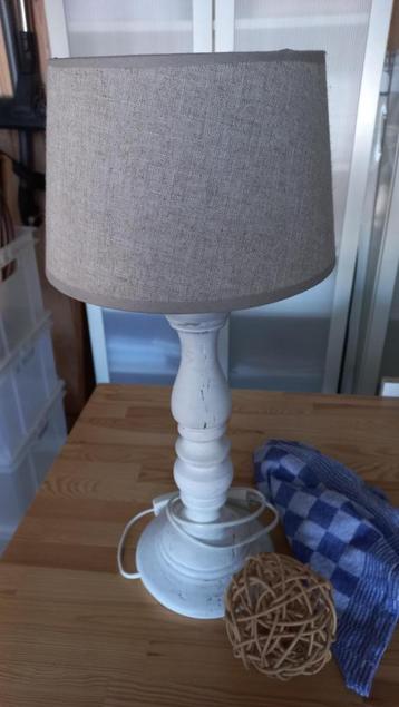 Grote brocante schemerlamp met kap  beschikbaar voor biedingen