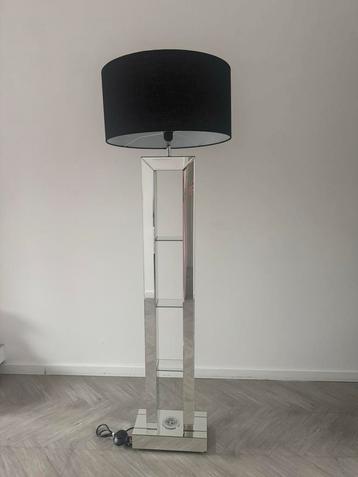 Spiegel Vloerlamp met LED Kleureffect beschikbaar voor biedingen