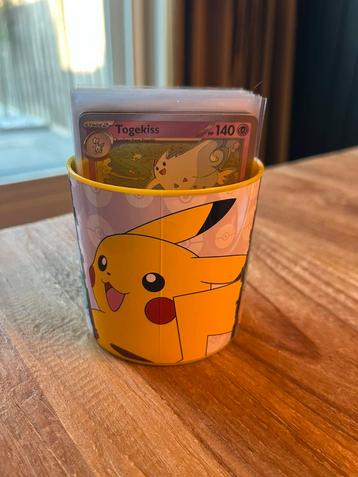 Pokemon verrassingsbeker - 50 kaarten! beschikbaar voor biedingen