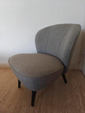 Grijze Fauteuil - Stijlvol en Comfortabel beschikbaar voor biedingen