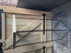 Industriële metalen  zuil met eiken blad . Sober en stoer, Ophalen, Minder dan 45 cm, Metaal of Aluminium, Vierkant