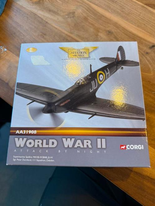 Corgi 1:72 diecast AA31908 Supermarine Spitfire Peter D., Verzamelen, Luchtvaart en Vliegtuigspotten, Gebruikt, Schaalmodel, Ophalen of Verzenden