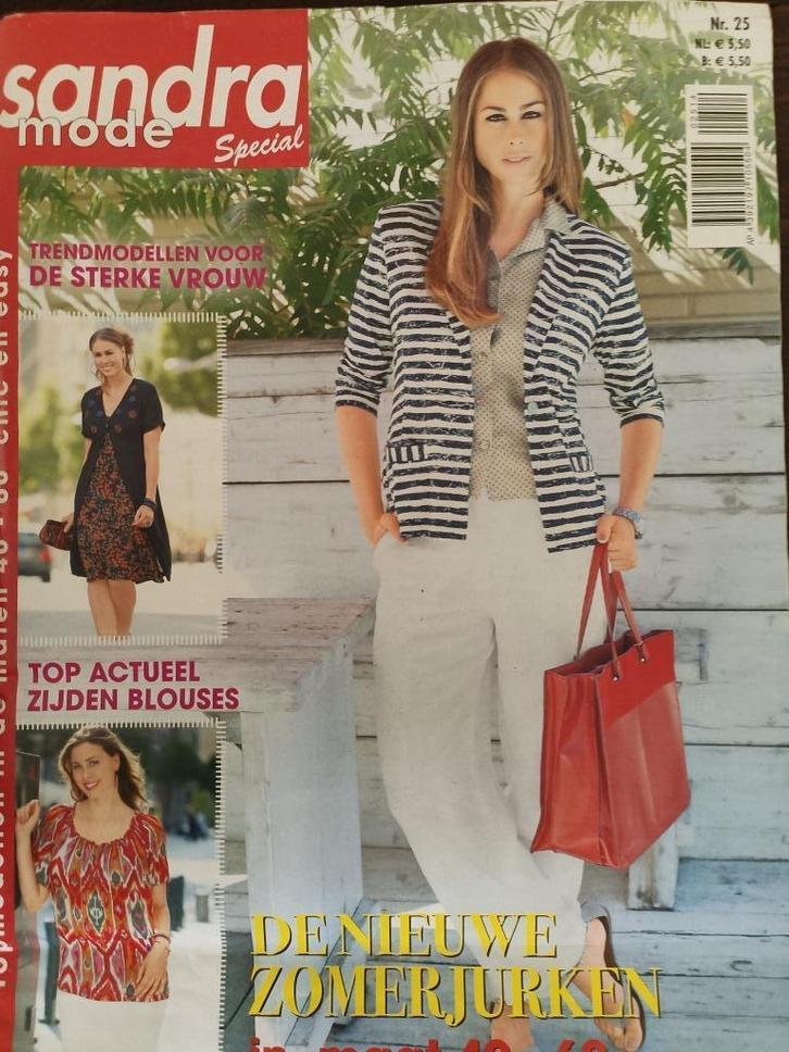 Sandra Mode special 25 zomerjurken in maat 40 - 60, Hobby en Vrije tijd, Kledingpatronen, Zo goed als nieuw, Vrouw, Overige merken