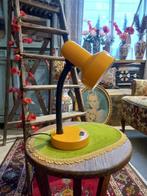 Mooie retro vintage gele bureaulamp !!!, Huis en Inrichting, Lampen | Tafellampen, Minder dan 50 cm, Ophalen of Verzenden, Metaal