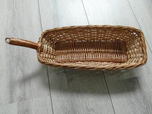 Leuk rieten mandje, Huis en Inrichting, Woonaccessoires | Schalen en Manden, Zo goed als nieuw, Mand, Rechthoekig, Riet, Ophalen of Verzenden