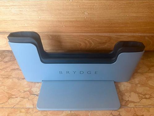 Brydge Vertical Dock voor MacBook Pro 15" 2016 t/m 2020, Computers en Software, Dockingstations, Zo goed als nieuw, Docking station