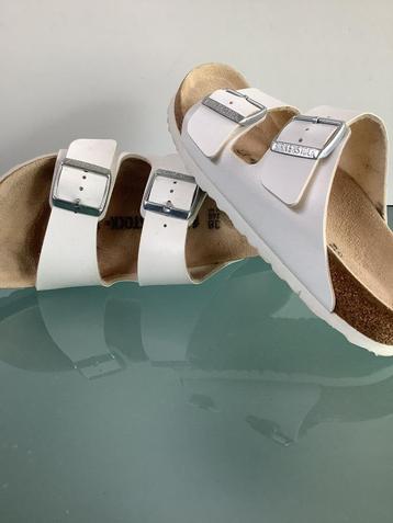 GRATIS VERZENDEN | BIRKENSTOCK Arizona witte slippers 38 beschikbaar voor biedingen