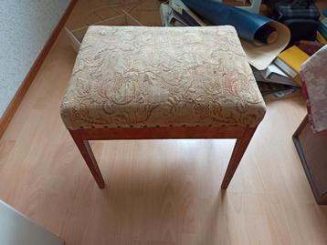 Antieke Pianostoel / Hocker beschikbaar voor biedingen