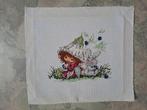 Borduurwerk "Bloemen elfje met haasje", Ophalen of Verzenden, Gebruikt, Handborduren, Onderdeel of Toebehoren
