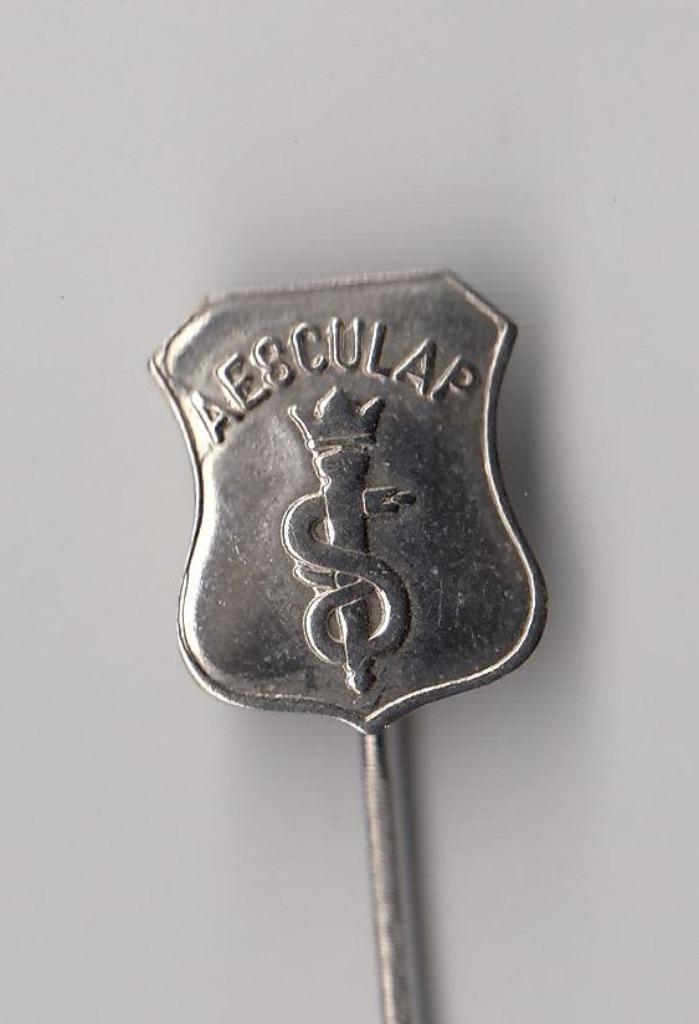 Esculaap Aesculap speldje Arts Dokter, Verzamelen, Speldjes, Pins en Buttons, Gebruikt, Speldje of Pin, Overige onderwerpen, Ophalen of Verzenden