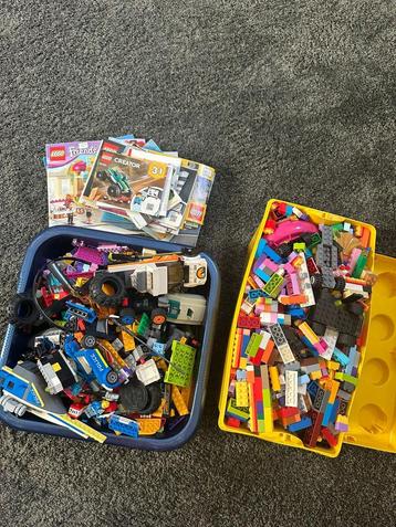 Grote verzameling Lego stenen met boekjes beschikbaar voor biedingen
