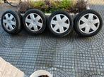 4 Winterbanden met 4x100 mm velg en renault wieldoppen, Auto-onderdelen, Banden en Velgen, Ophalen, Gebruikt, 16 inch, Banden en Velgen