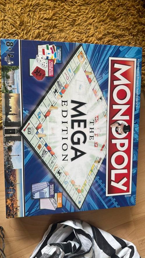 Monopoly Mega edition - good as new, Hobby en Vrije tijd, Gezelschapsspellen | Bordspellen, Ophalen of Verzenden
