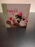 Haken in Stijl - Boek en kartonnen kistjes en doosjes, Ophalen, Zo goed als nieuw, Haken, Patroon of Boek