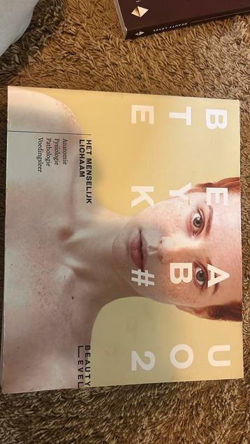 Beauty Level Beautyboek #2 beschikbaar voor biedingen
