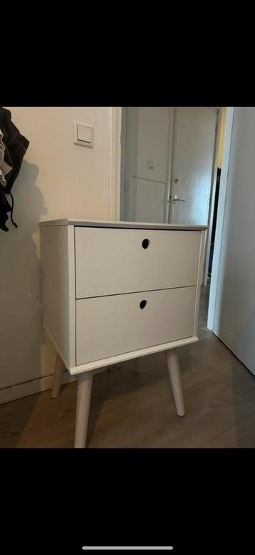 Nachtkastje/ Nightstand