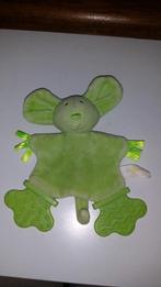 Difrax muis groen velours met harde stukken aan voetjes, Ophalen of Verzenden, Nieuw, Overige typen