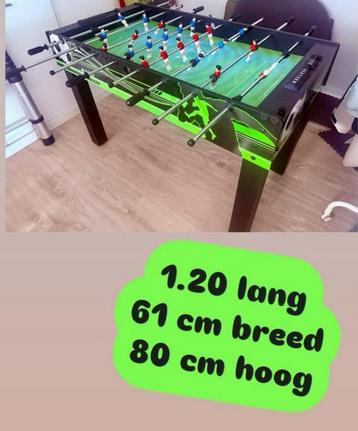 Kinder voetbaltafel. beschikbaar voor biedingen