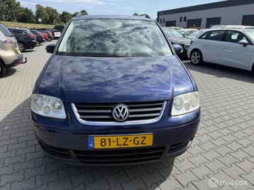Volkswagen Touran 1.6-16V FSI Highline beschikbaar voor biedingen