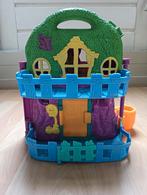 Winnie the Pooh speelhuis met auto, Ophalen, Zo goed als nieuw, Poppenhuis