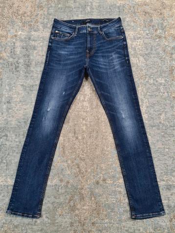 GUESS Super Skinny W33 L32 Skinny STRETCH Bronno3332 Blauw

 beschikbaar voor biedingen