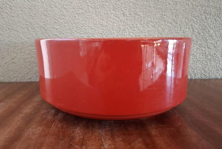 Vintage grote rode Adco bloempot Ø 20 cm en hoogte 8 cm, Tuin en Terras, Bloempotten, Zo goed als nieuw, Aardewerk, Binnen, Minder dan 40 cm