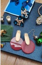 17 paar oorbellen, 6 ringen en 2 hangers, Ophalen of Verzenden, Nieuw, Overige kleuren, Overige materialen