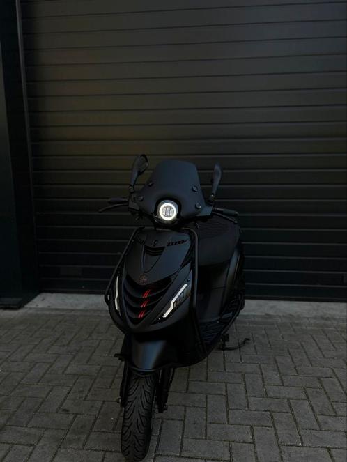 Piaggio zip, Fietsen en Brommers, Scooters | Piaggio, Zo goed als nieuw, Zip, Maximaal 45 km/u, Benzine, Ophalen