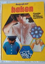 Uit 1972, Bezig zijn met haken, Ophalen of Verzenden, Breien en Haken