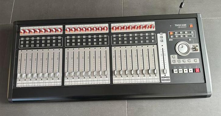 Tascam US-2400 / VS-2400 digitale DAW controller 25 faders, Ophalen, Zo goed als nieuw