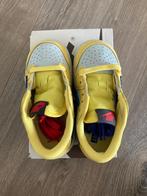 Jordan 1 low TD (23.5) Canary Travis Scott, Kinderen en Baby's, Schoentjes, Jongetje of Meisje, Nieuw, Ophalen of Verzenden
