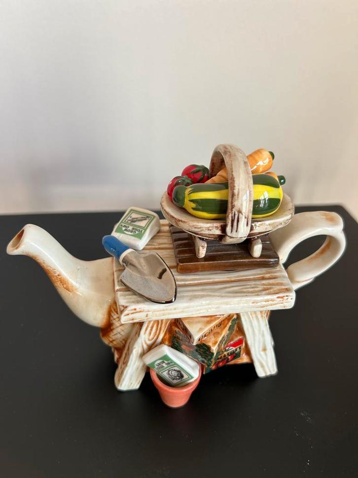 Paul Cardew Theepot - Tuinbank Design, Huis en Inrichting, Keuken | Servies, Zo goed als nieuw, Overige typen, Overige stijlen
