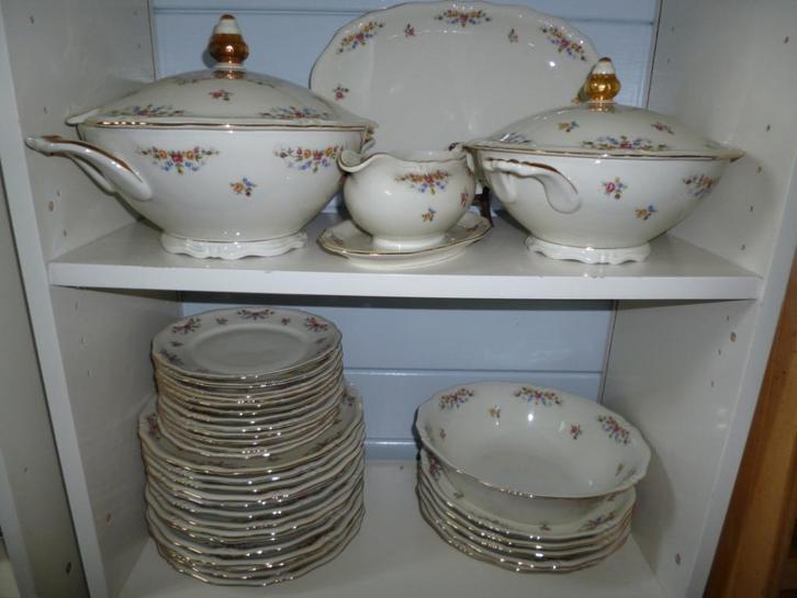 Dinerservies Winterling Marktleuthen Bavaria WINDSOR roosjes, Antiek en Kunst, Antiek | Servies compleet, Ophalen of Verzenden
