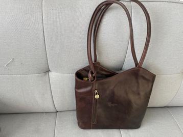 Schoudertas beschikbaar voor biedingen