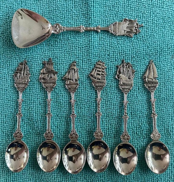 Verzilverde D.E. theelepeltjes en suikerlepel, Antiek en Kunst, Antiek | Bestek, Ophalen of Verzenden