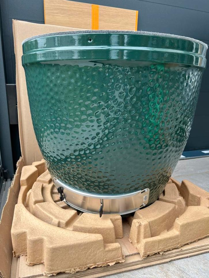 Big Green Egg Base Large - Nieuw (met plekje binnenzijde), Tuin en Terras, Houtskoolbarbecues, Nieuw, Ophalen