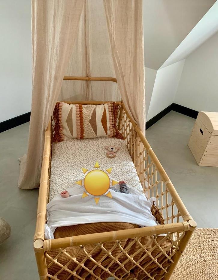 Verstelbaar rotan ledikant, Kinderen en Baby's, Babywiegjes en Ledikanten, Gebruikt, Ledikant, Ophalen