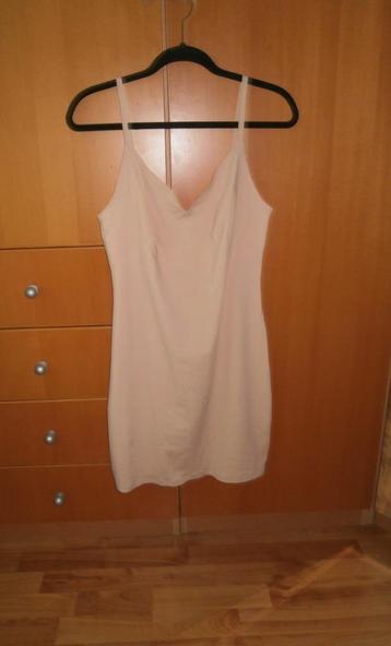 Fijne naadloze slipdress Light shape XL (42) z.g.a.n. beschikbaar voor biedingen