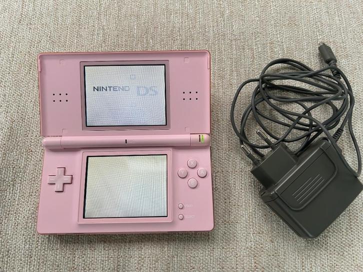 Nitendo DS lite, Spelcomputers en Games, Spelcomputers | Nintendo DS, Zo goed als nieuw, DS Lite, Roze, Met games, Met beschermhoes of tas