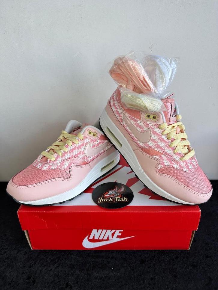 Nike air Max 1 Strawberry Lemonade - size 36, Kleding | Heren, Schoenen, Nieuw, Sneakers of Gympen, Overige kleuren, Ophalen of Verzenden