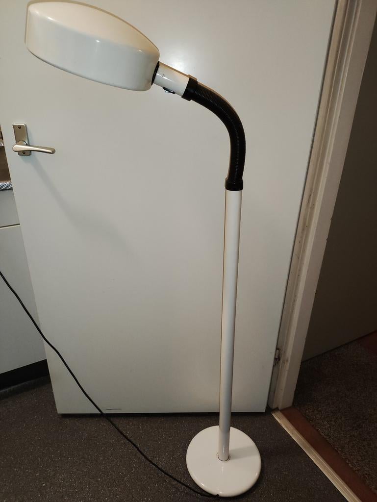 Mooie witte vintage Hala vloerlamp, Ophalen