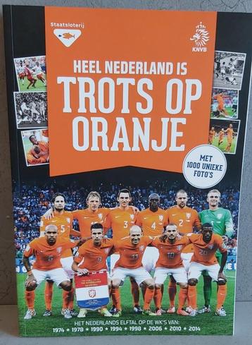 11 - Heel Nederland is trots op Oranje 392 pagina's beschikbaar voor biedingen