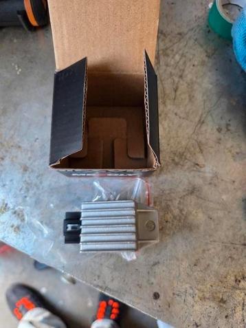 Spanningsregelaar Peugeot speedfight 4tkt/kymco/Honda/GY6 beschikbaar voor biedingen